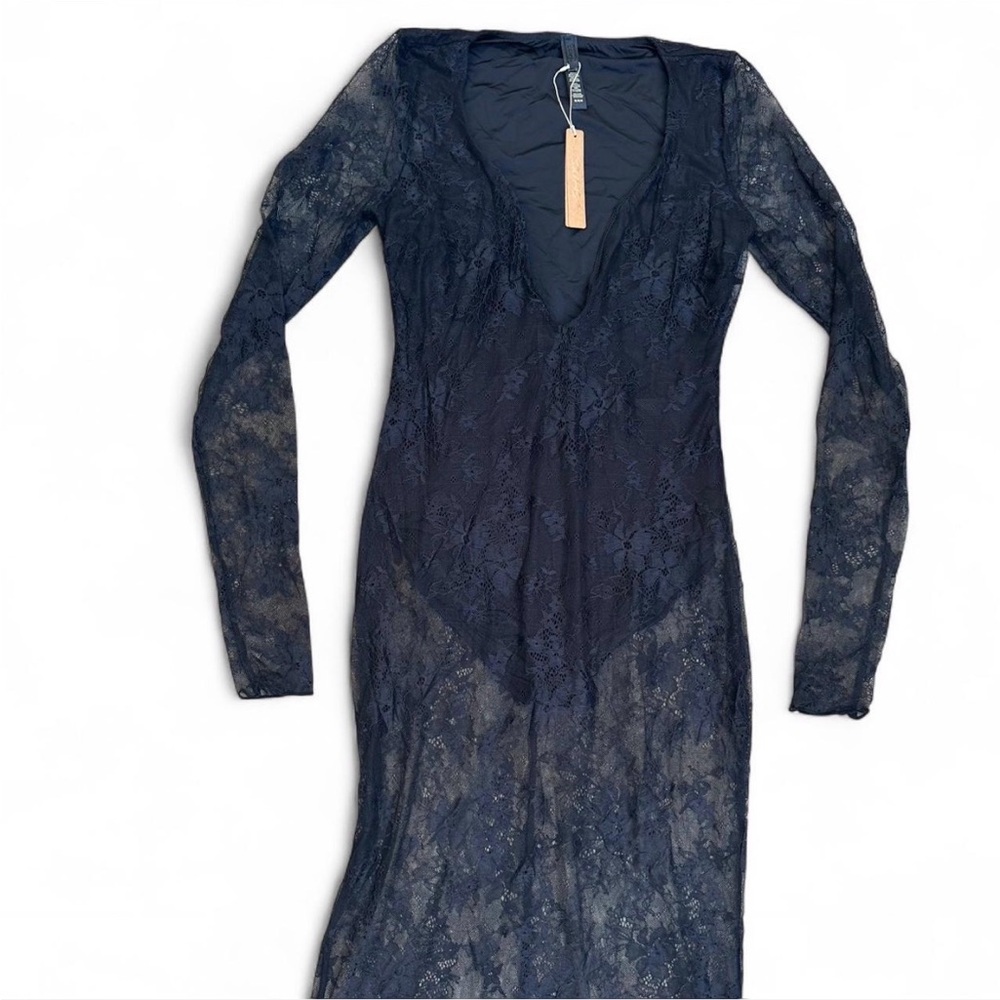 SKIMS *NWT ULTRA FINE LACE PLUNGE LONG DRESS | COLOR: ONYX - Picture 4 of 9